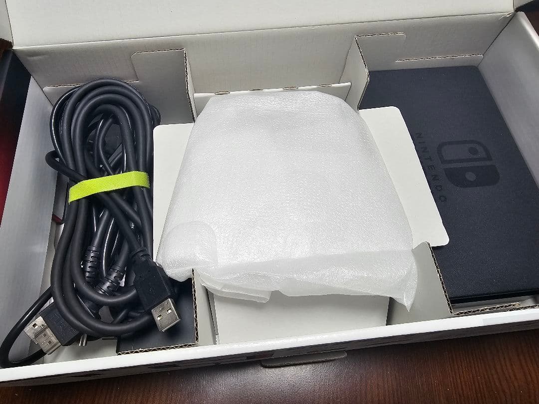 【値下げ交渉可】動作確認済 NintendoSwitch 本体＋おまけ