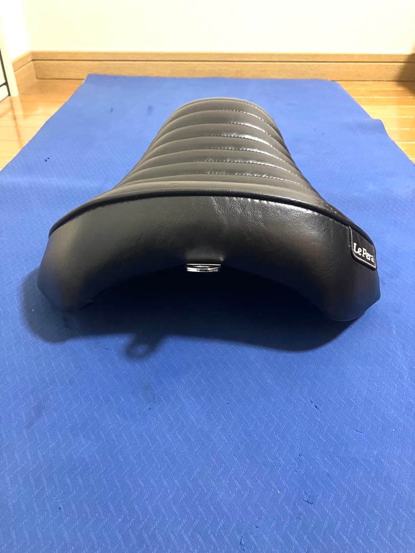 LePera ラペラ　シート　ソロシート　 ハーレー　スポーツスター　美品
