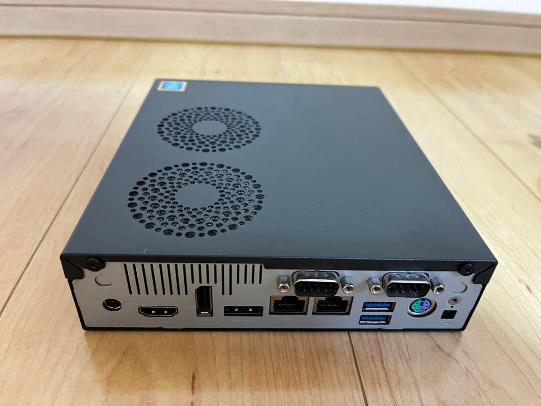 Shuttle DH110 core i3 7100T付き