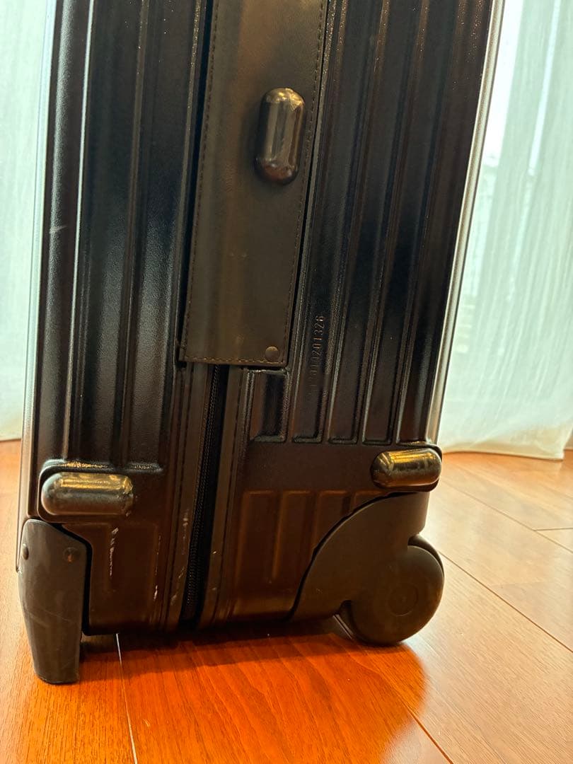 RIMOWA ブラック キャリーケース