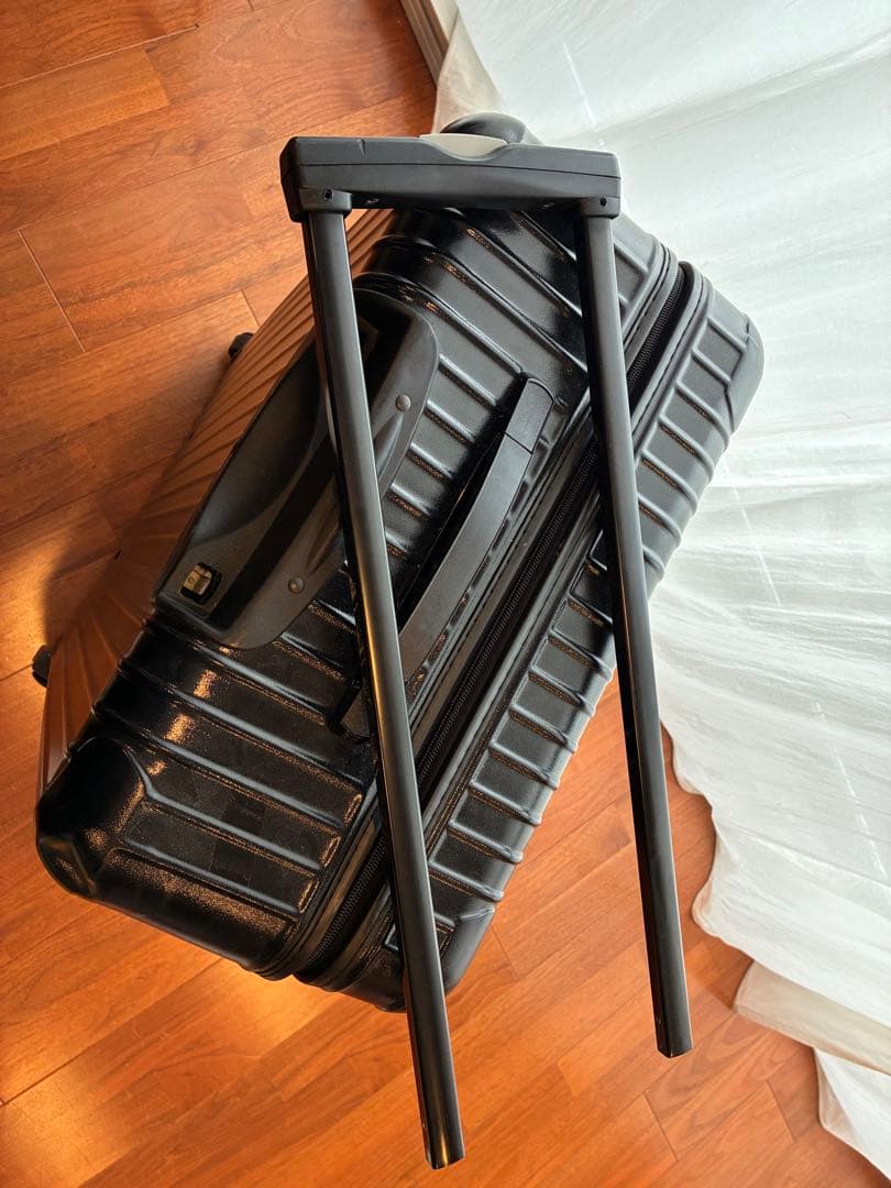 RIMOWA ブラック キャリーケース