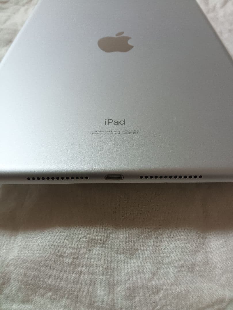 美品 iPad 第8世代 バッテリー85%
