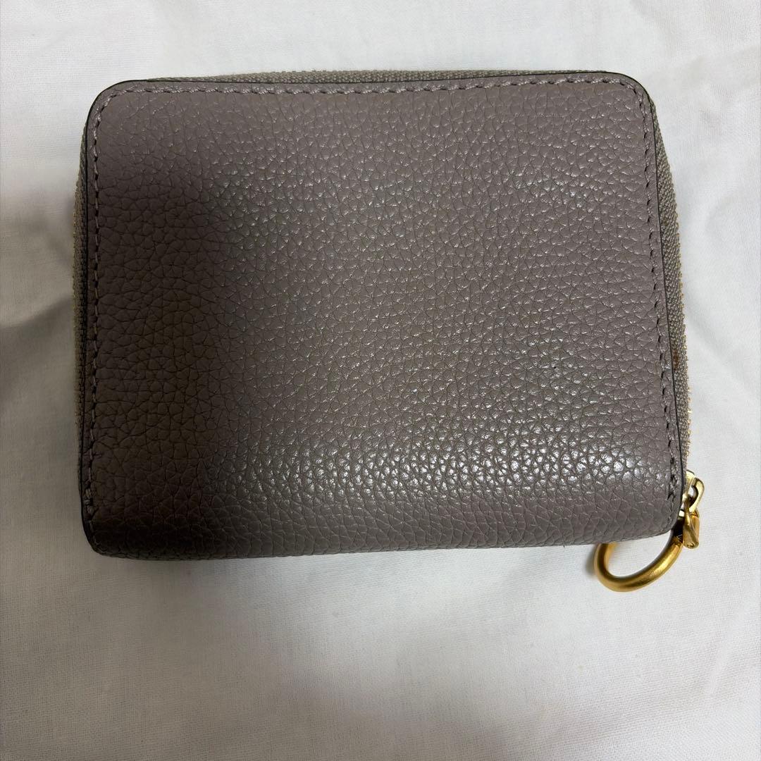 TORY BURCH(トリーバーチ)二つ折り財布-グレーベージュファスナー