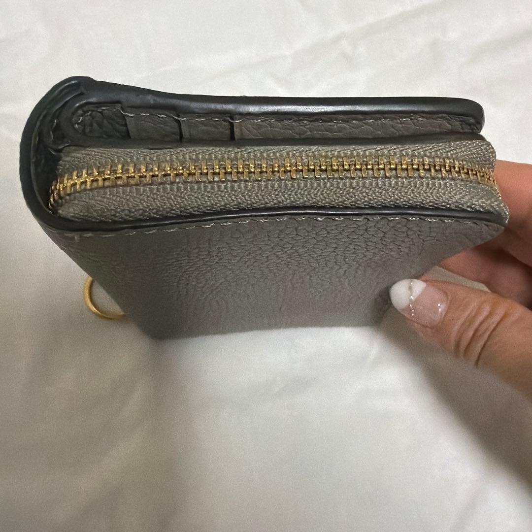 TORY BURCH(トリーバーチ)二つ折り財布-グレーベージュファスナー