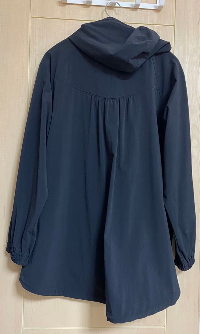 【新品タグ付き】カシェット　撥水加工フード付きブラックジャケット