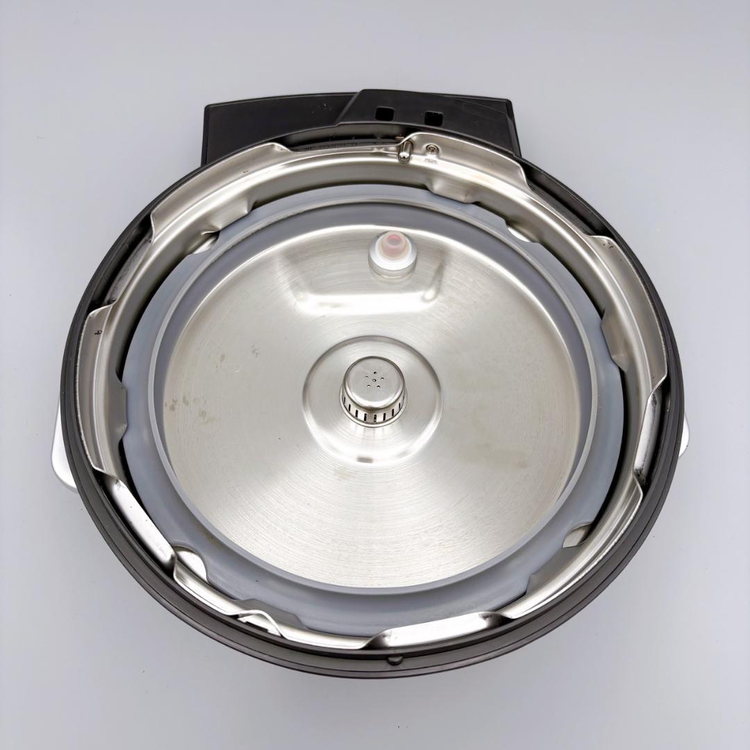 【極美品】アイリスオーヤマ 電気圧力鍋 2.2L KPC-MA２-B