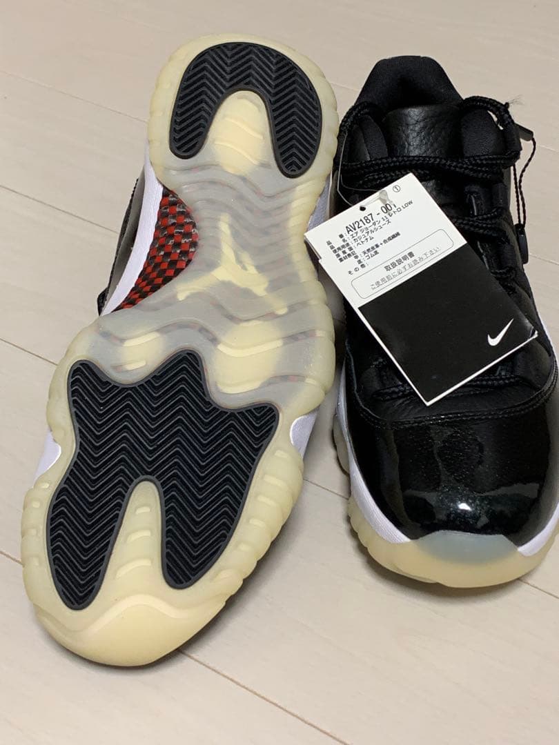NIKE Air Jordan 11 RETORO LOW 72−10