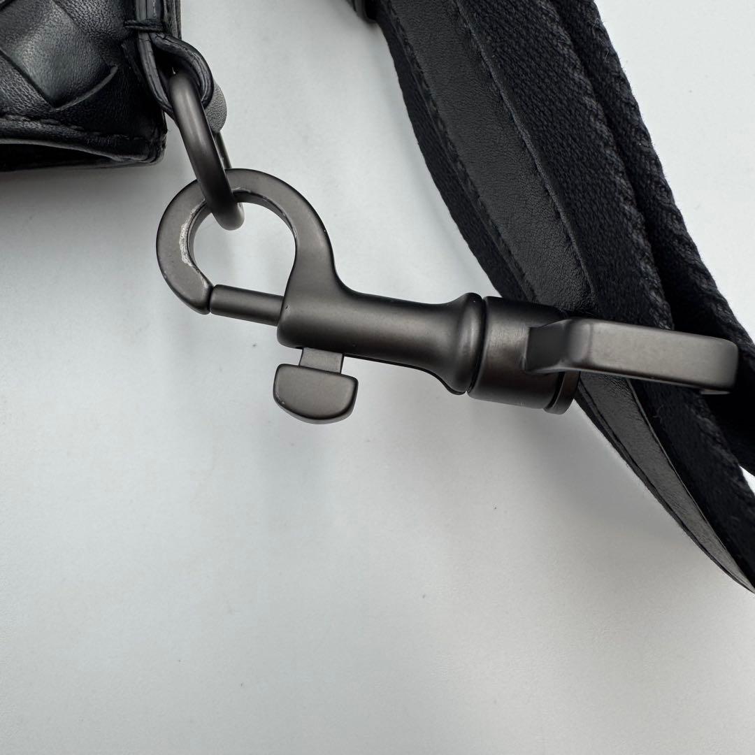 美品✨BOTTEGA VENETA ショルダーバッグ　ブラック　レザーA4収納