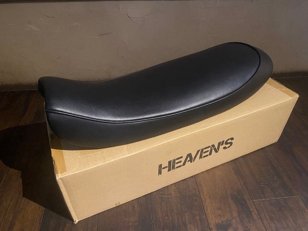 HEAVEN'S ブラック バイクシート
