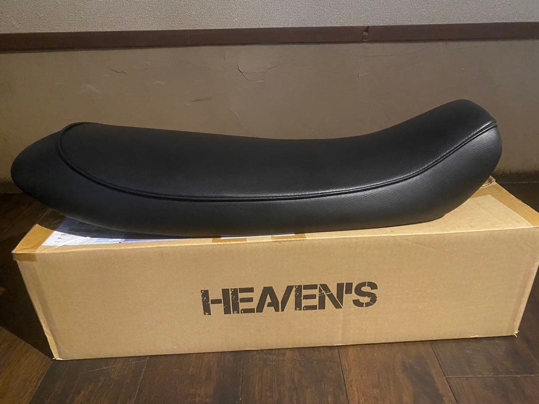 HEAVEN'S ブラック バイクシート