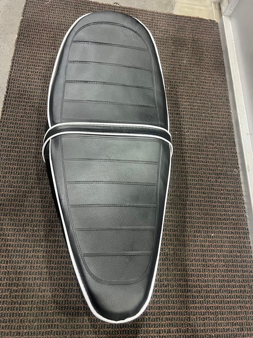 シャリー段付シート　スーパーカブ流用