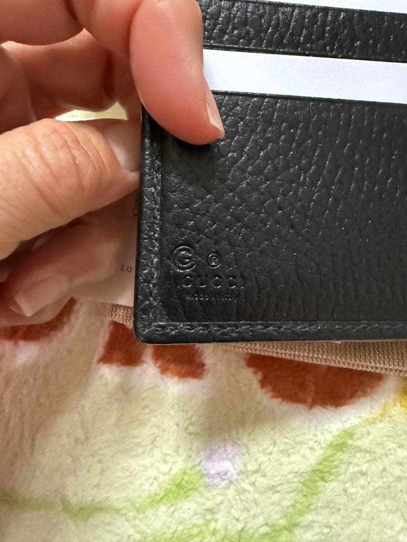 GUCCI ブラック 二つ折り財布 GGロゴ