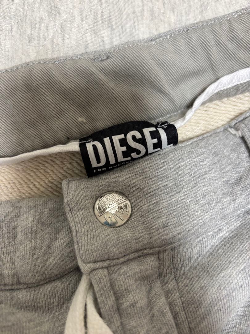 DIESEL (ディーゼル)グレー スウェットパンツ