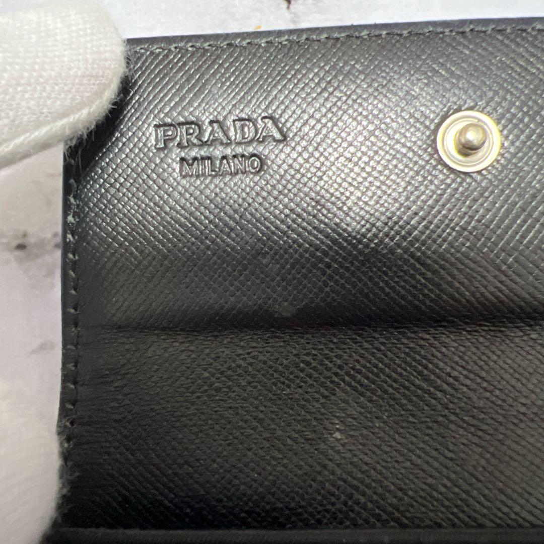 PRADA 二つ折り財布 黒 ナイロン