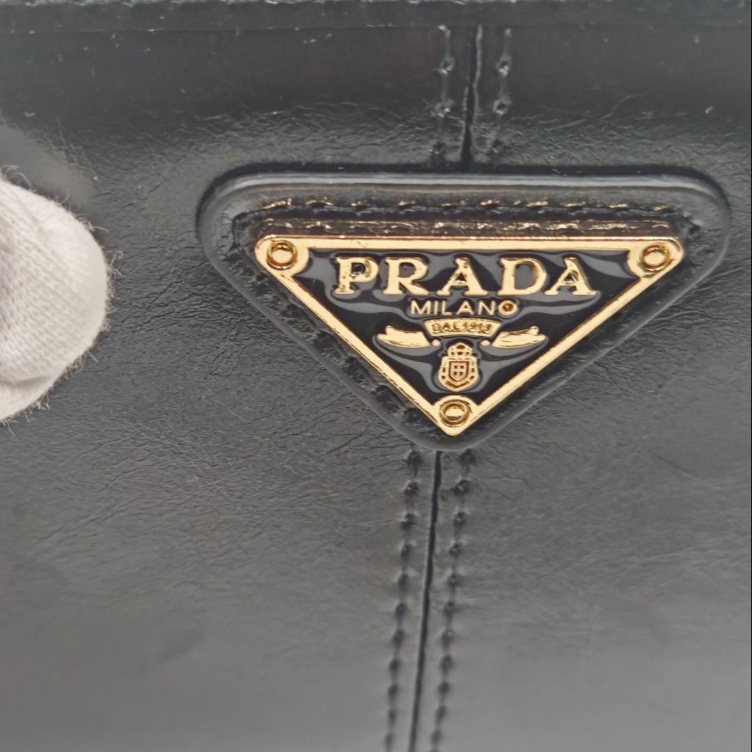 PRADA ミニウォレット 二つ折り財布　ブラック　レザー　美品