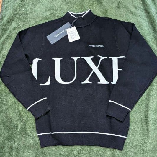 カンカンさま専用【新品】LUXEAKMPLUS ビッグロゴモックネックニット