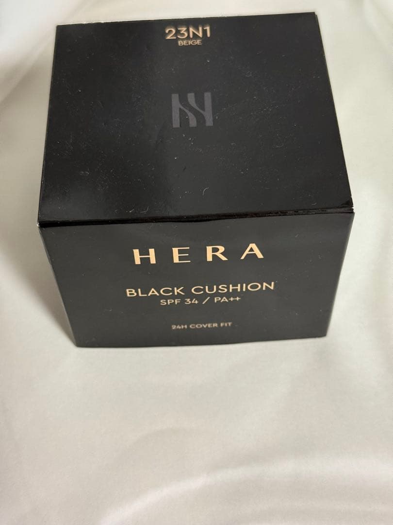 【新品】HERA✨ブラック クッションファンデーション 23N1 リフィル付き