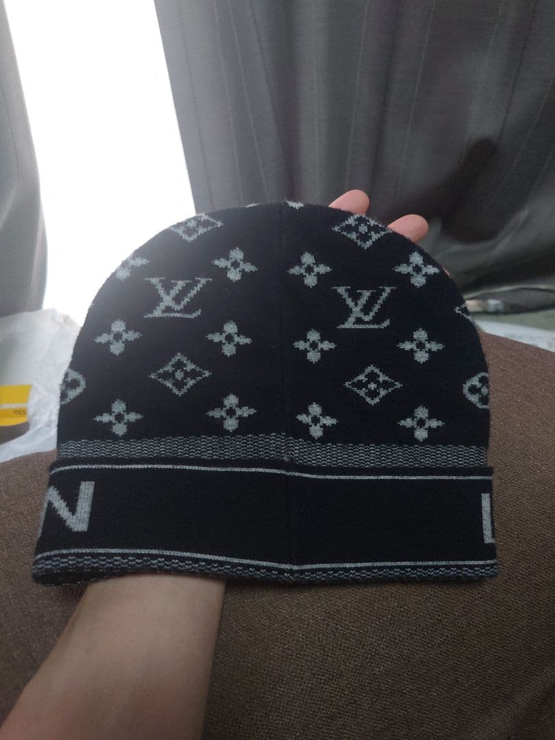 正規品 LOUIS VUITTON ニット帽 モノグラム