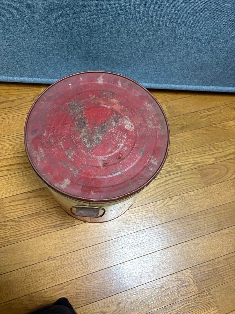 昭和レトロ　ブリキ缶　アンティーク　飾り
