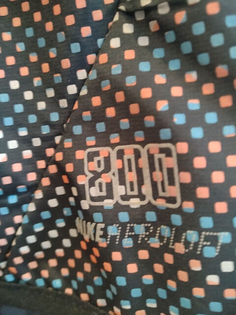 週末値下げNIKEナイキ ランニング エアロロフト800 フラッシュベスト