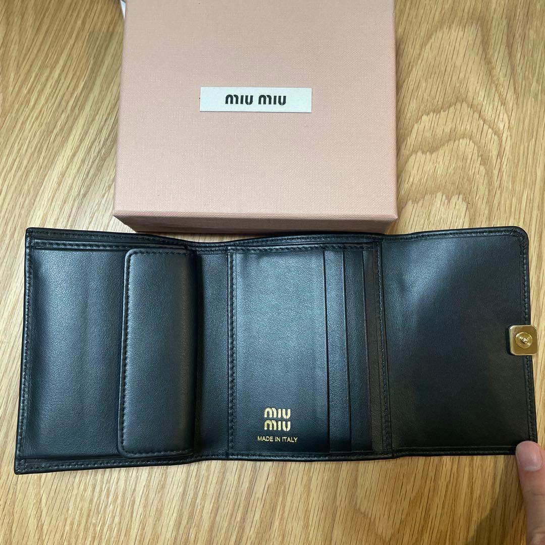 MIUMIU ミュウミュウ 三つ折り ブラック レザー ミニ財布 箱付き 美品
