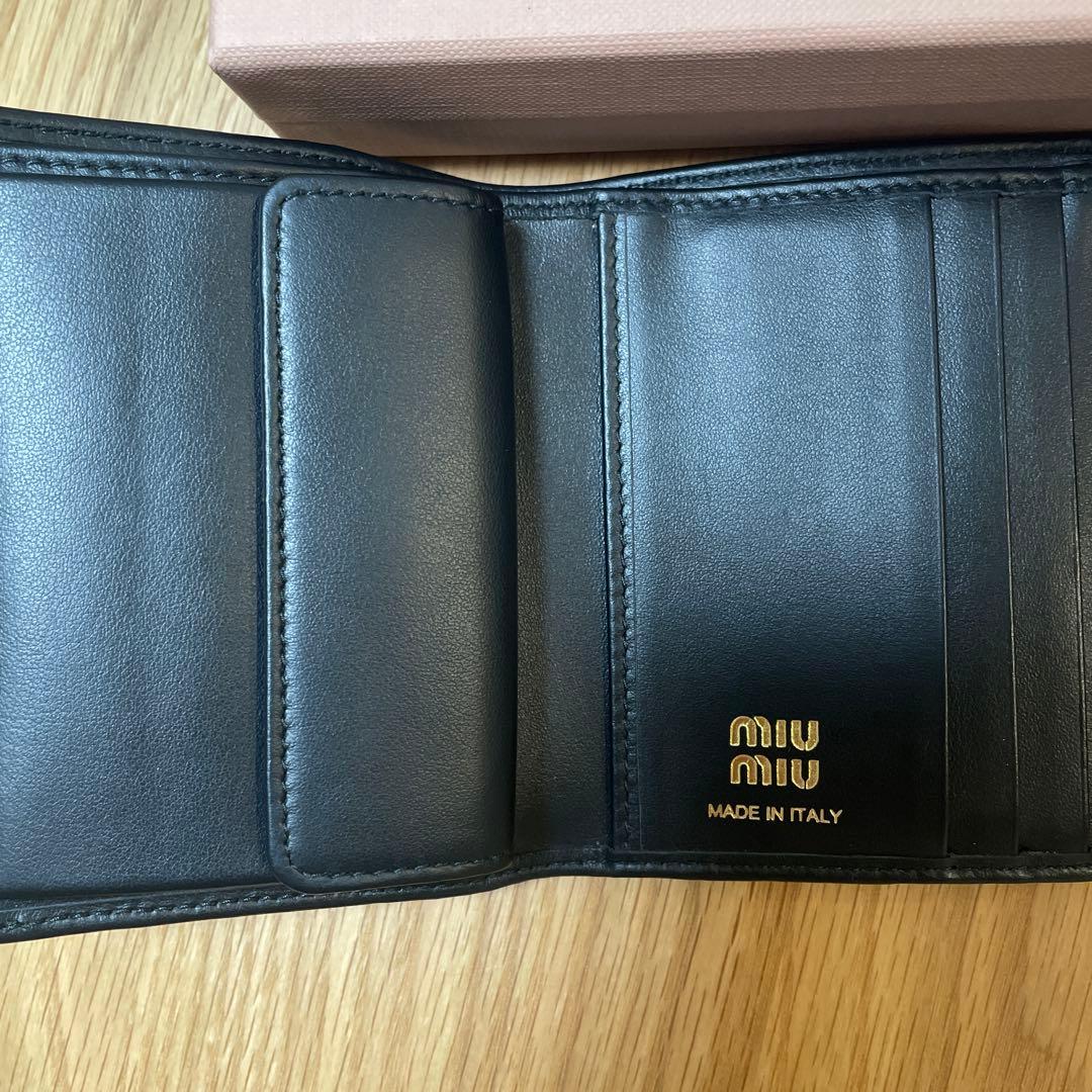 MIUMIU ミュウミュウ 三つ折り ブラック レザー ミニ財布 箱付き 美品
