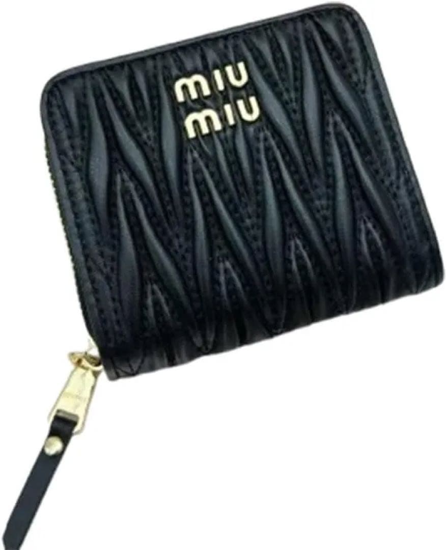 miumiu マテラッセ2つ折り財布