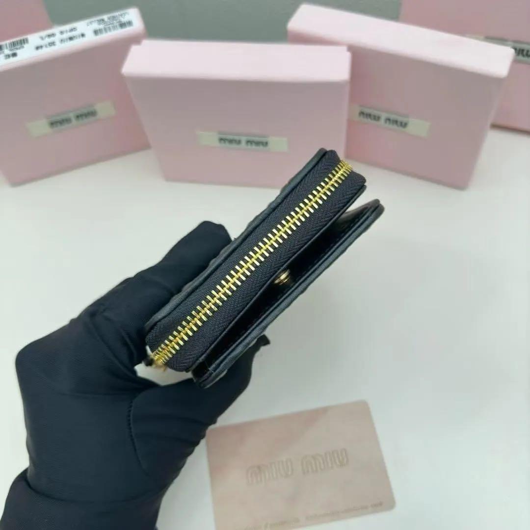 miumiu マテラッセ2つ折り財布