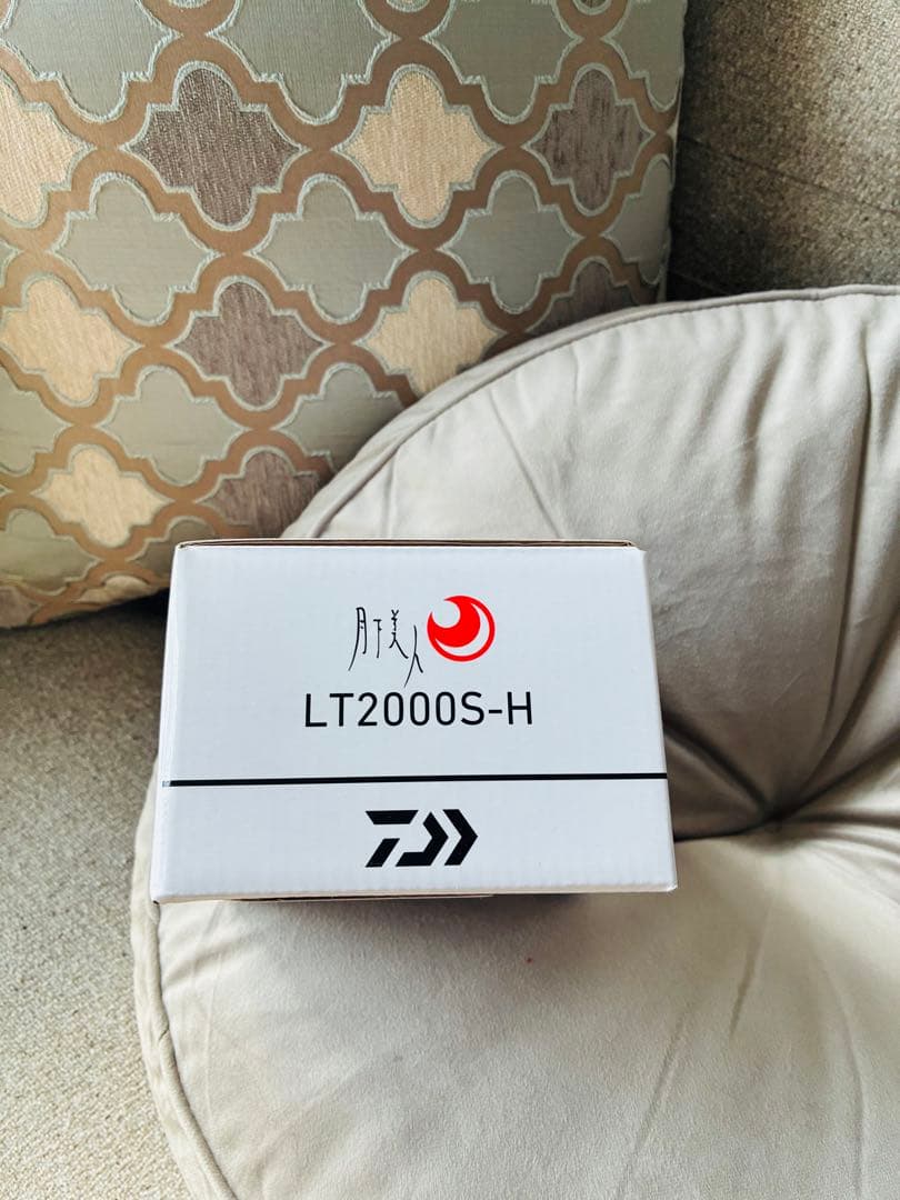 新品 Daiwa 23月下美人 LT2000S-H スピニングリール