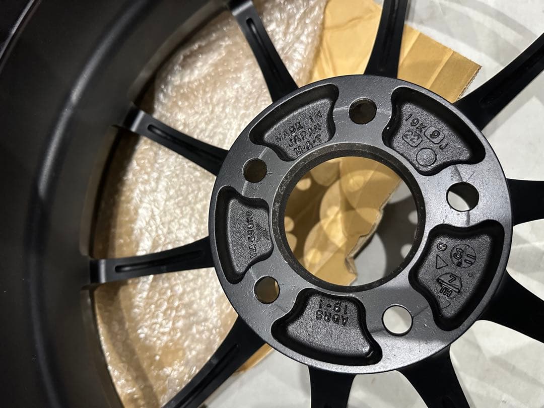 ヨコハマ　ADVAN Racing RS 19インチホイール