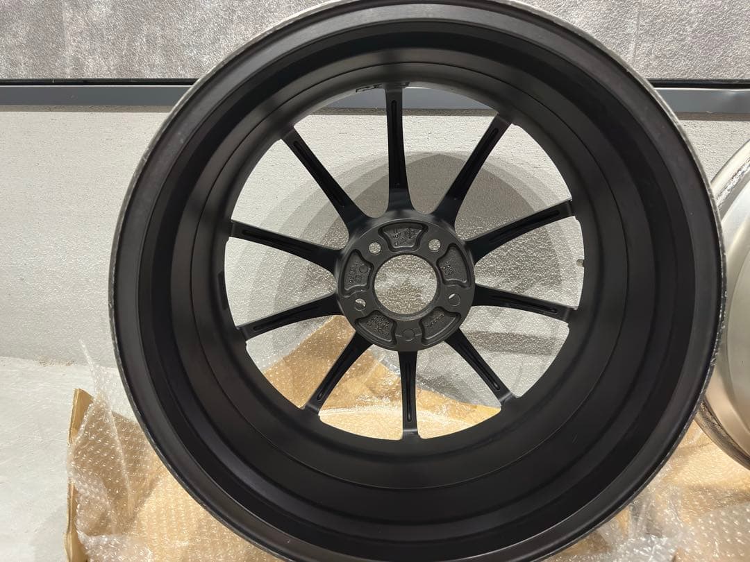 ヨコハマ　ADVAN Racing RS 19インチホイール