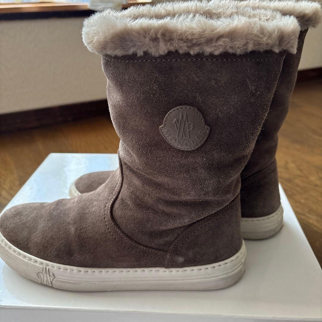 MONCLER ブラウン ムートンブーツ