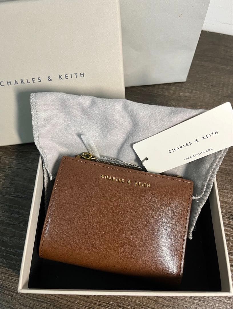 海外限定CHARLES & KEITH 財布