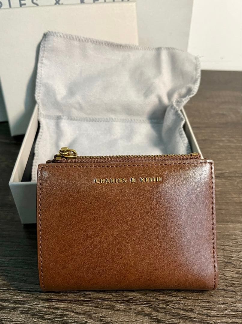 海外限定CHARLES & KEITH 財布