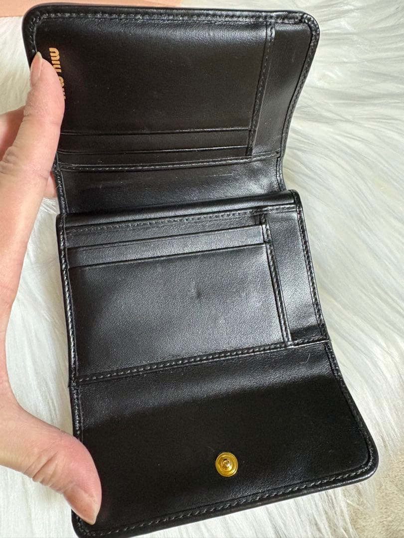 MIU MIU ブラックレザー三つ折り財布