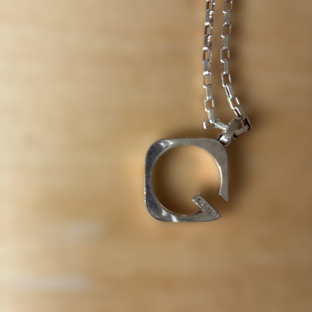 GUCCI シルバーロゴネックレス