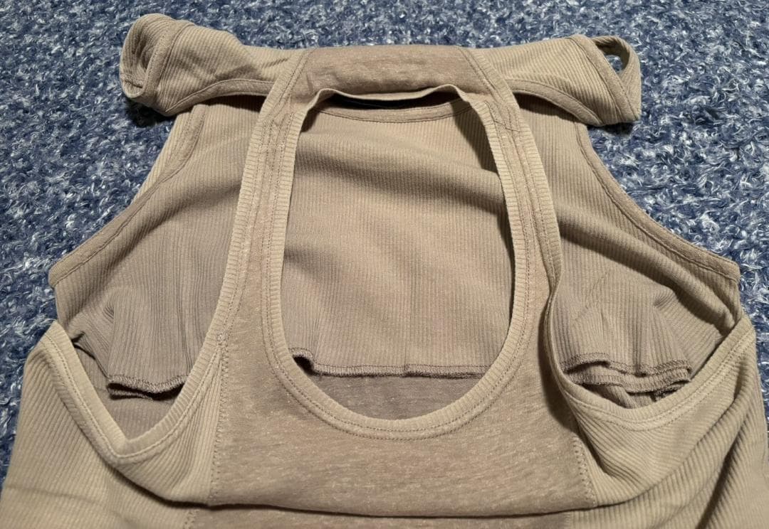 Alexander McQueen　ベージュ ノースリーブタンクトップ（古着）