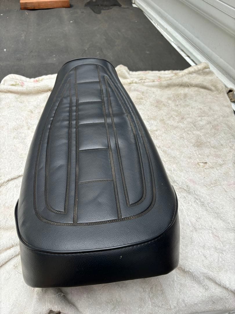 カワサキ　K Z1000 シート