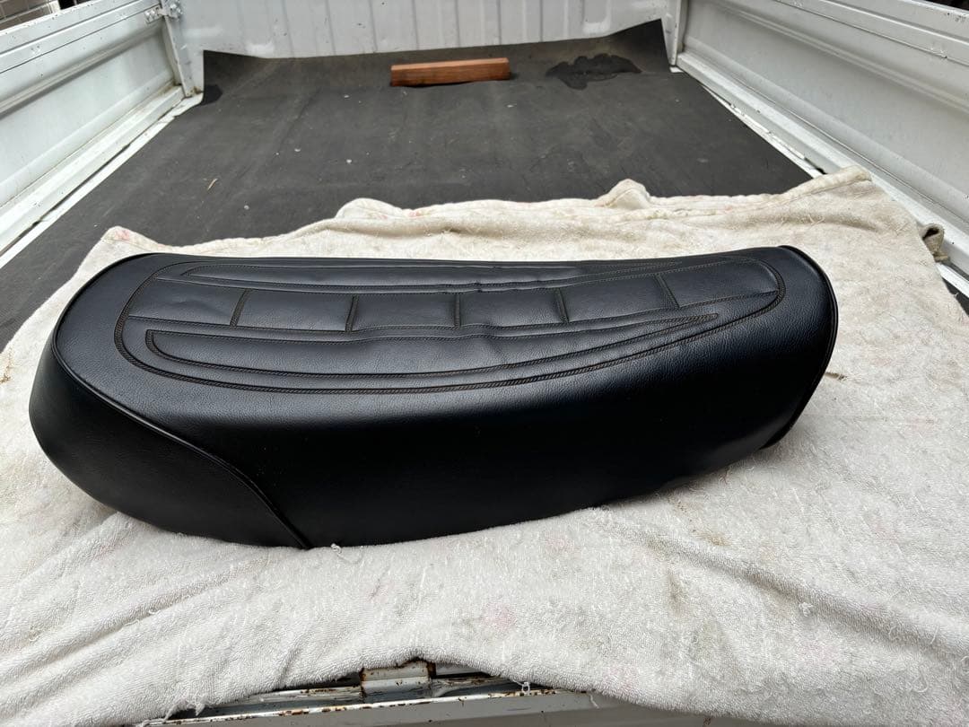 カワサキ　K Z1000 シート