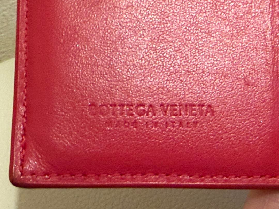 BOTTEGA VENETA ピンク レザー 二つ折り財布