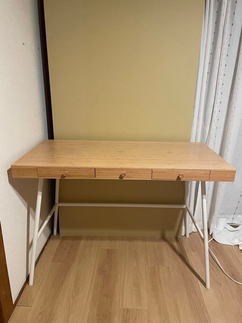 【送料込み】IKEA リルオーセン 竹 デスク 木