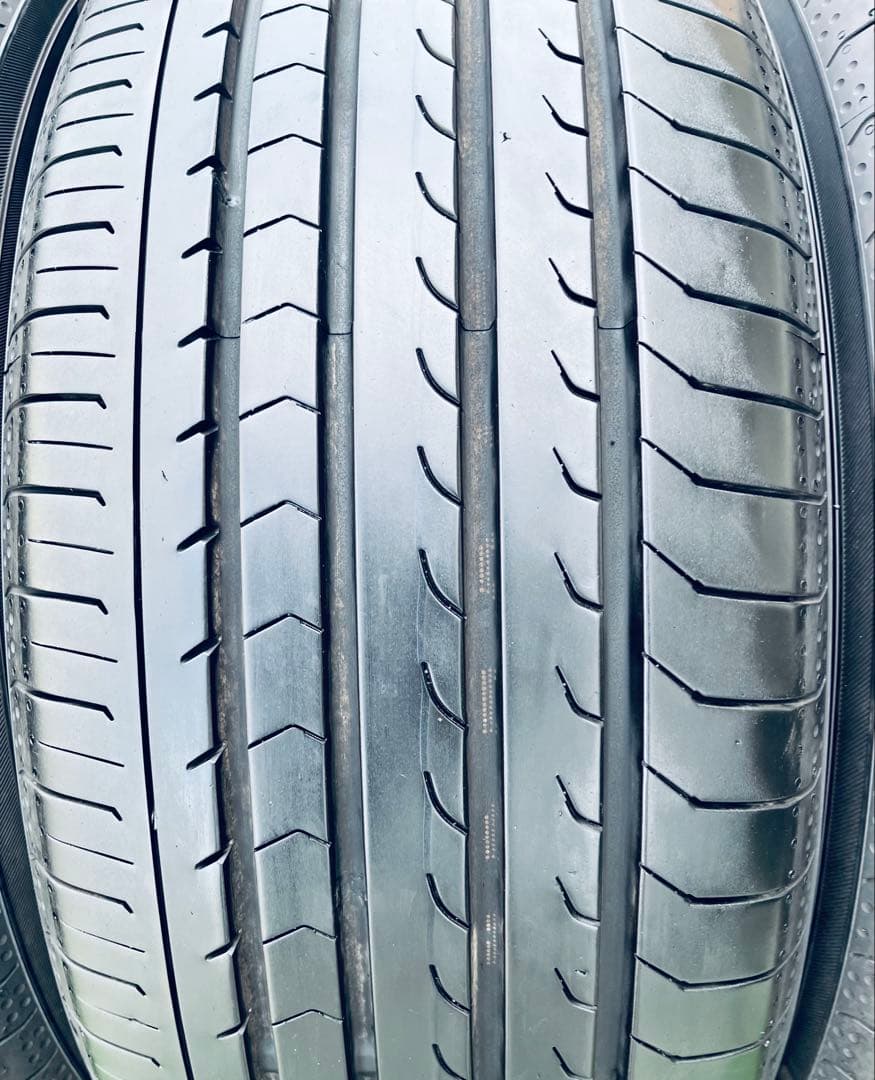 215/55 R17、YOKOHAMA BluEarth-RV03、2024年