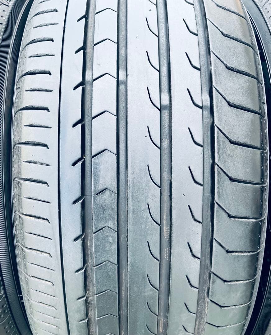 215/55 R17、YOKOHAMA BluEarth-RV03、2024年