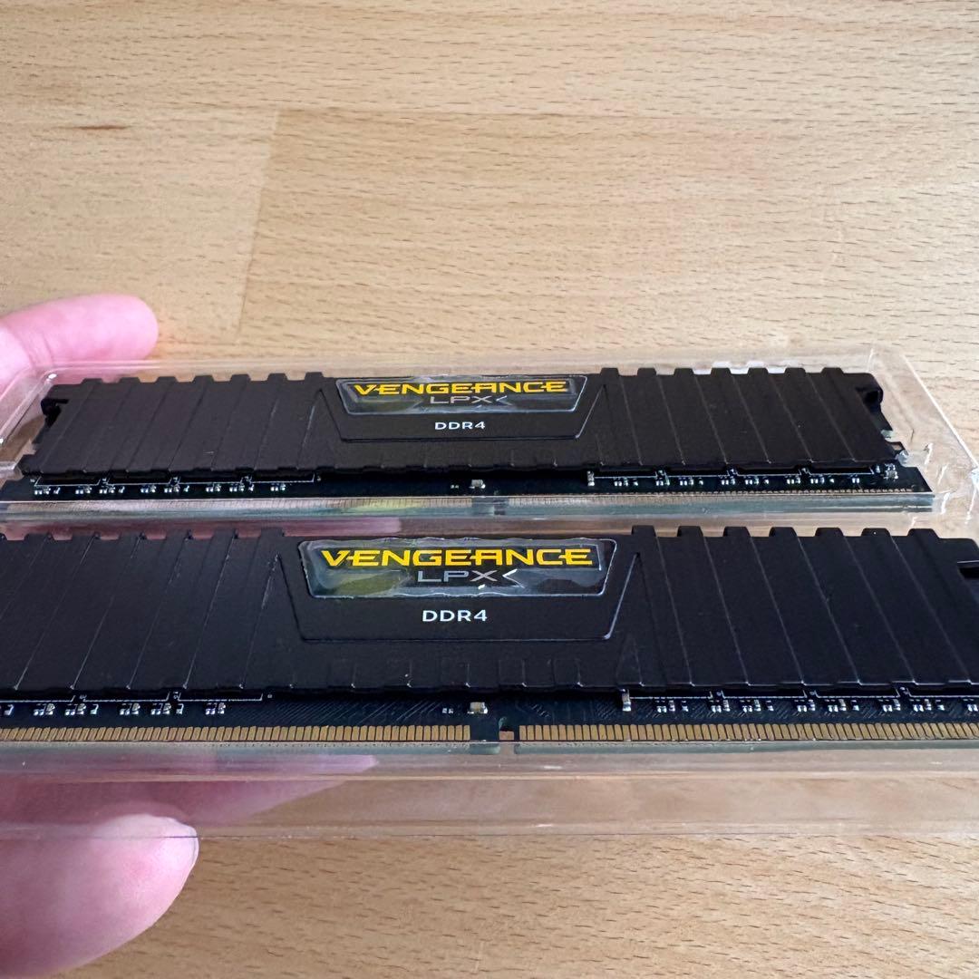 【新品】CORSAIR DDR4-2666MHz 8GBx2枚キット