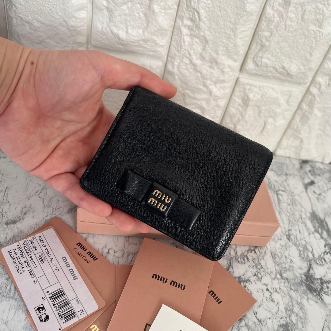 美品 miumiu マドラス リボン 二つ折り財布 ミニ財布 ブラック 黒