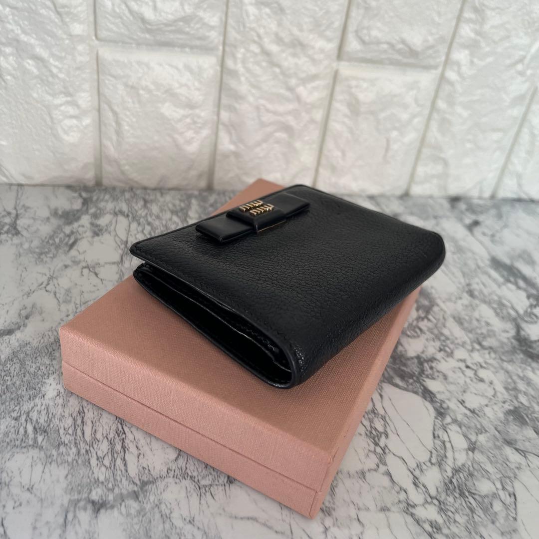 美品 miumiu マドラス リボン 二つ折り財布 ミニ財布 ブラック 黒