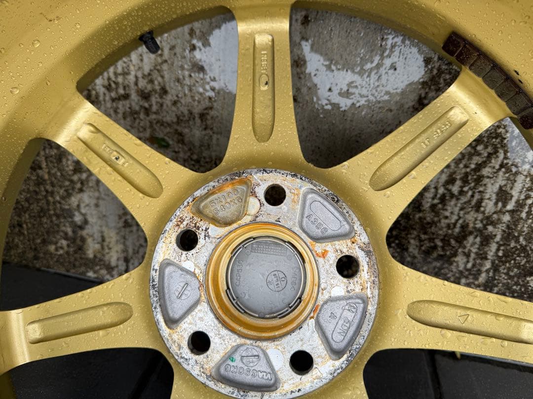 エンケイ　PF07 18インチ 7.5J +48 ゴールド 4本