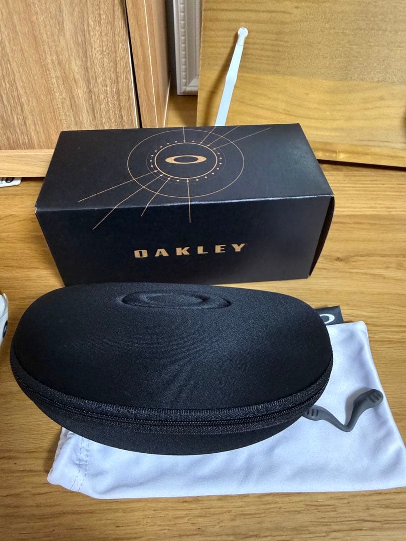 美品　OAKLEY EVZERO PATH