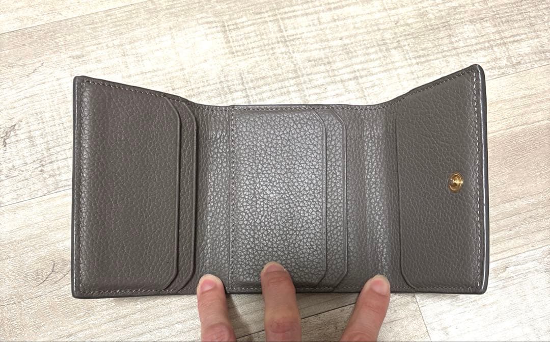 ￼ A.P.C. 三つ折り財布