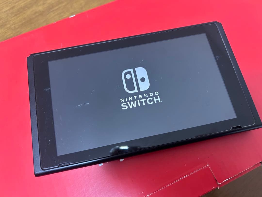 た*ま様 【ジャンク品】Nintendo Switch 本体 画面に傷ありソフト